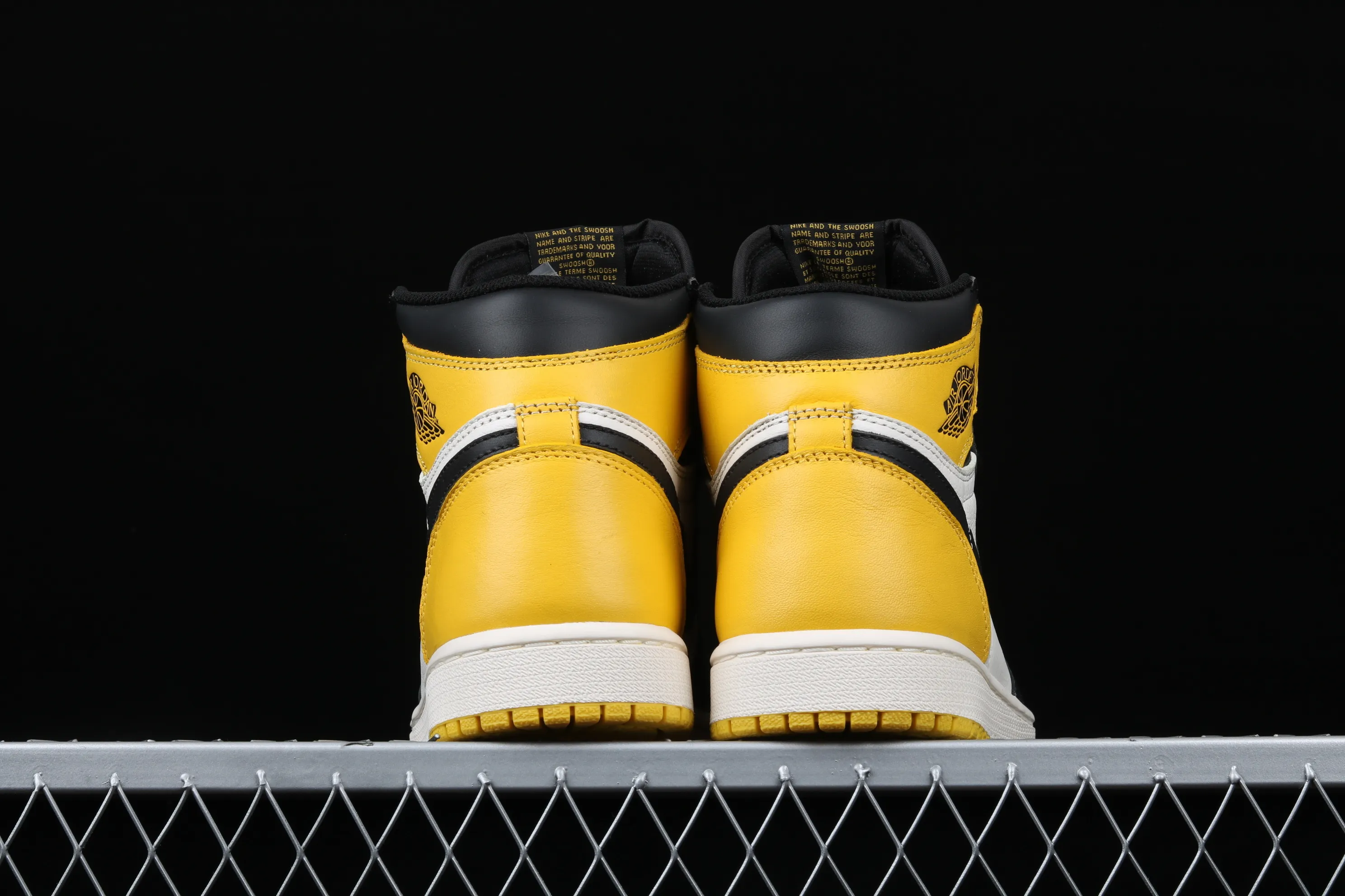 All categories Air Jordan Jordan series basketball shoes Air Jordan 1 High Air Jordan 1 Yellow Toe AJ1 OG black and yellow toe high-top basketball shoes AR1020-700